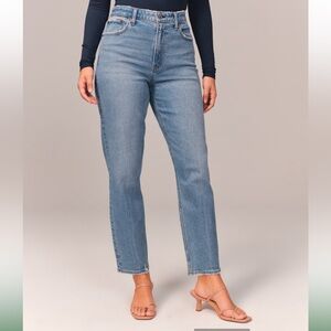 A&F curve love the mom high rise jean